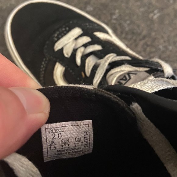 Vans Old Skool Sneakers - Size 2 - Picture 9 of 9